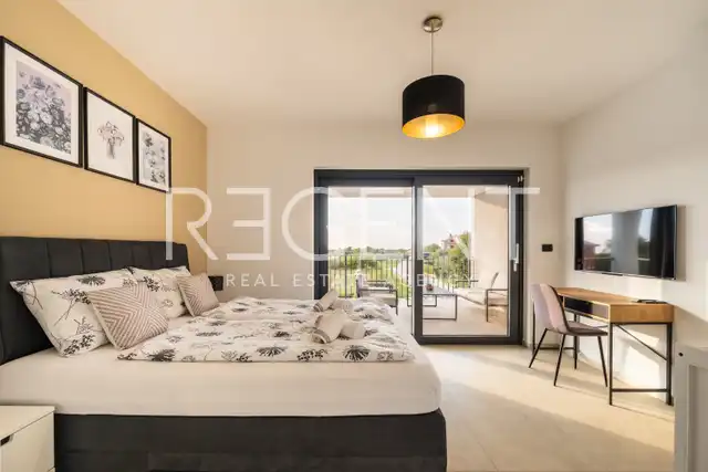 Poreč, okolica - vila 140m² s bazenom i jacuzzijem, useljiva