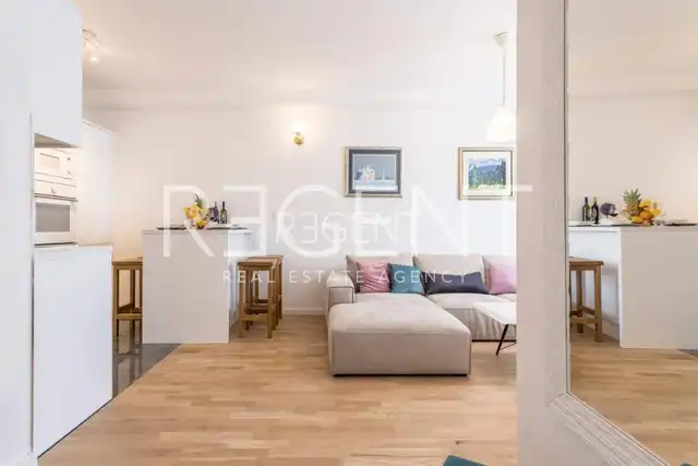 Split, Žnjan - Luksuzan dvosoban penthouse 70 m2 sa terasom