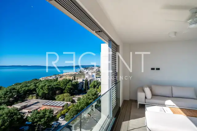 Split, Žnjan - Luxurious two-bedroom apartment with an open sea view