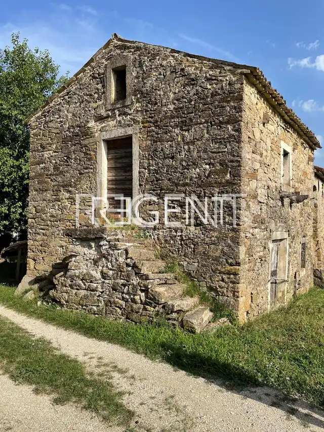 Istrien, Kostrčani - Projekt, Steinhof mit der Möglichkeit der Renovierung und des Baus einer Steinvilla