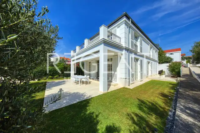 Zadar - Luxusná vila v prvom rade pri mori 210 m2