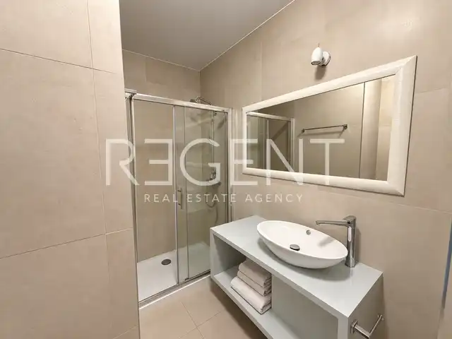 Split, Žnjan – stan 82 m², 2SS, balkon, lift, drugi red do mora