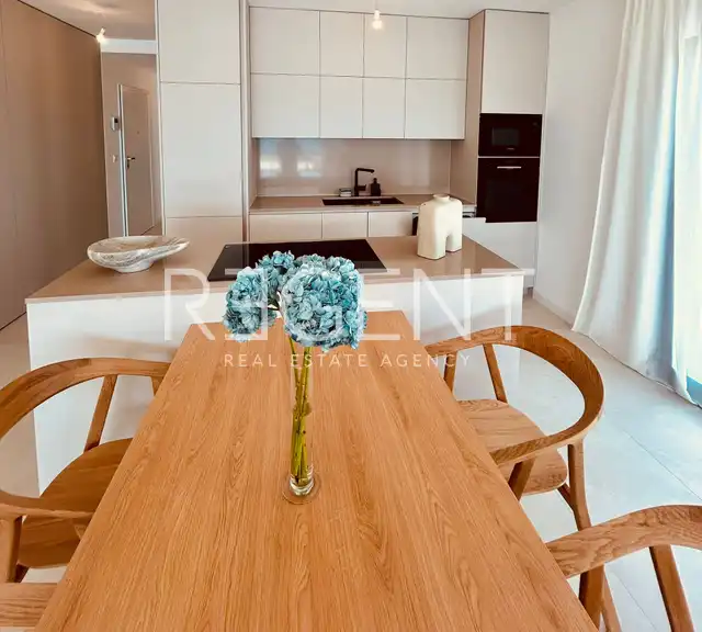 Trogir, Seget Donji - Ground floor apartment in a modern new building by the sea