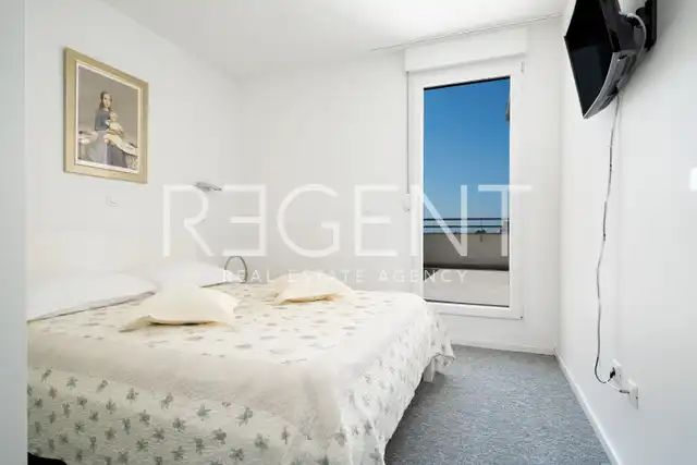 Split, Dragovode - Luxusný penthouse s terasou a výhľadom na more 103 m2