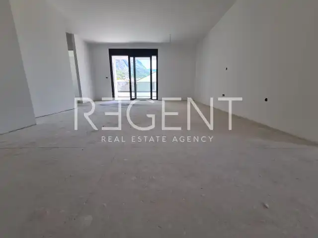 Macarsca, Centro - Attico trilocale con vista mare 117 m2