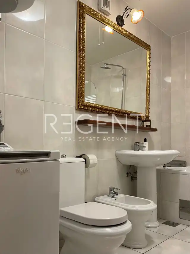 Split, Žnjan - Dvosobni stan sa loggiom i pogledom na more 100 m2