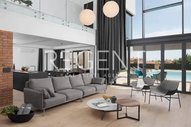 Istrie, Ližnjan - luxusní vila s privátním bazénem 400m2