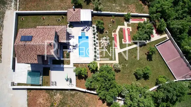 Istra, Pula – Čudovit družinski dom 294 m2