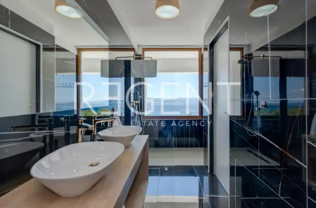 Makarska, Baška Voda - Luxury villa 400 m2 with sea view