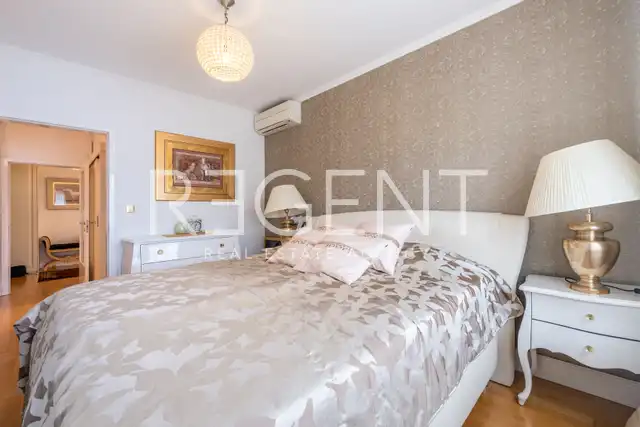 Zagreb, Vrbani III - luksuzan penthouse prvi red do jezera
