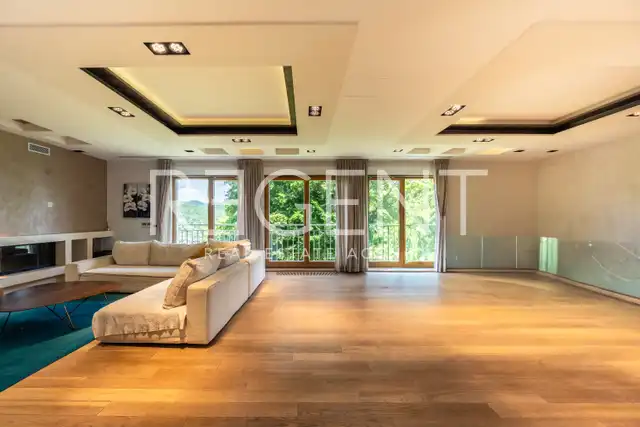 Haus 376 m², Gornje Prekrižje — Grundstück 704 m²