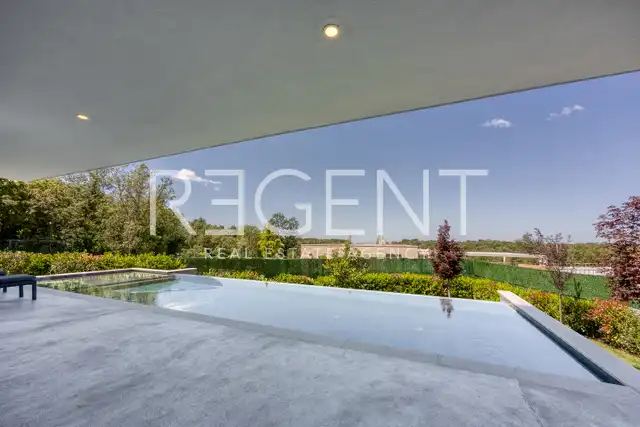 Istria, Buje - villa 255 m², piscina, sauna, giardino, parcheggio