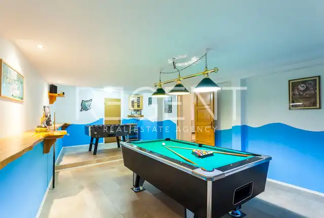 Ostrov Korčula – Okouzlující vila v zátoce s bazénem 460 m2