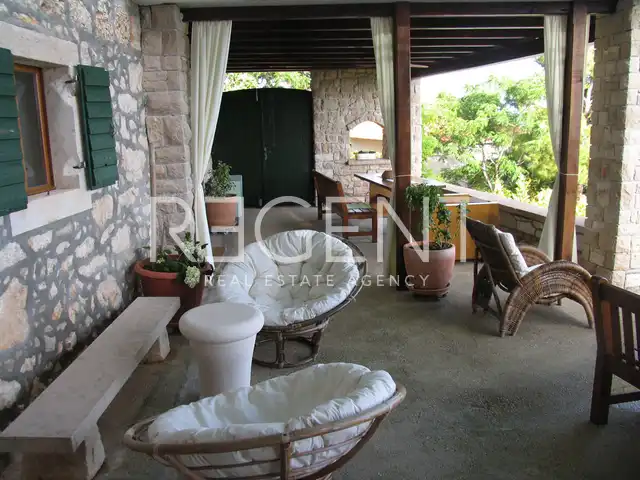 Brač, Murvica - Maison en pierre avec quatre appartements