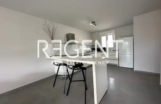 Split, Podstrana - Stan 105 m2 za najam, novogradnja, dugoročno
