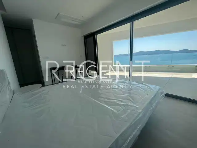 Sukošan – Luxuriöses modernes Apartment mit Dachterrasse 139 m2