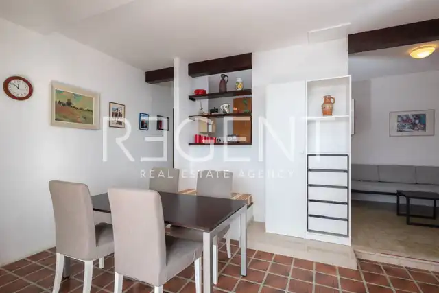 Omiš, Stanići – vila prvi red ob morja z velikim potencialom