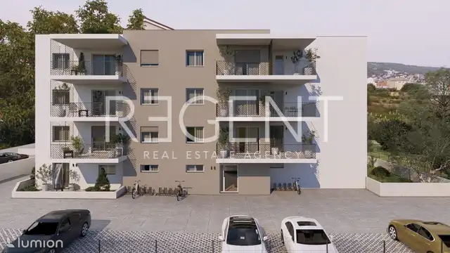 Trogir, Seget Donji - Dvosoban stan s vrtom i terasama