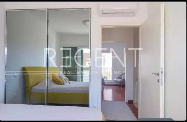 Trogir, Okrug Gornji - Dreizimmerwohnung mit Garage und Meerblick 123 m2