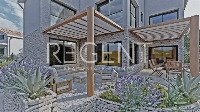 Split, Podstrana - Zemljišče s projektom, 5300m2