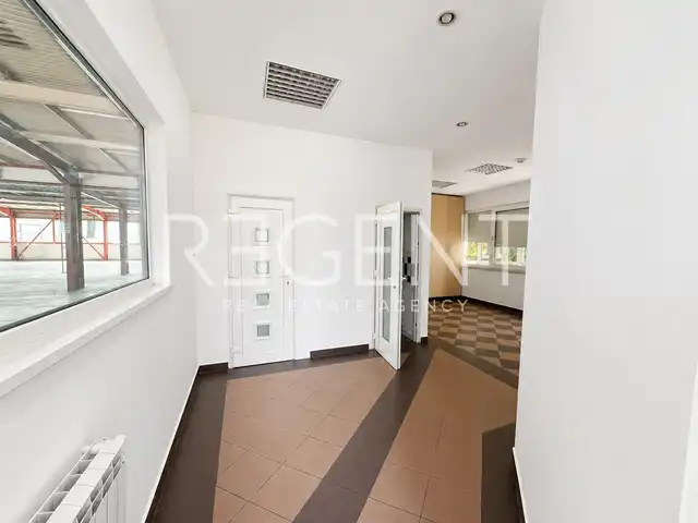 Hala 1 100 m² na prenájom, Buzin – kancelárske priestory, parkovisko
