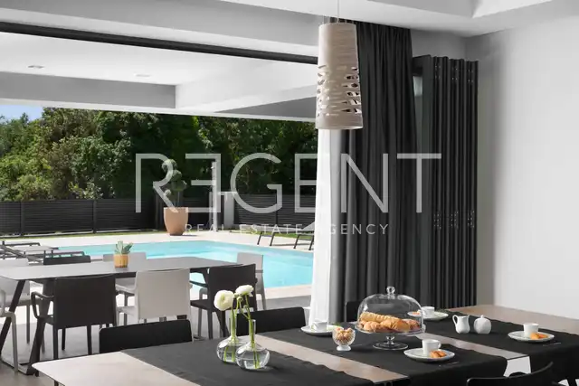 Istrie, Ližnjan - luxusní vila s privátním bazénem 400m2