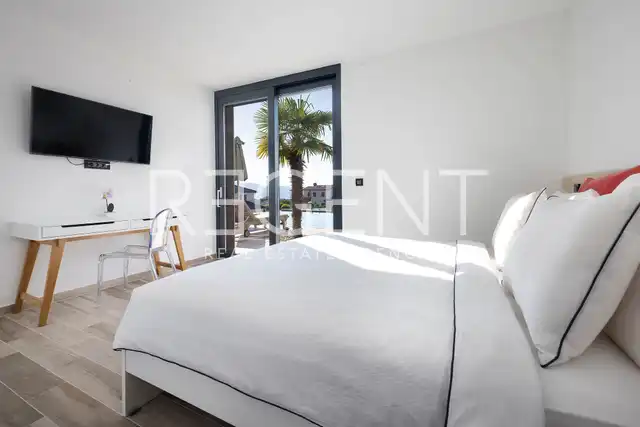 Krk, Linardići - Villa di lusso con vista mare, piscina a sfioro e sauna 350m2