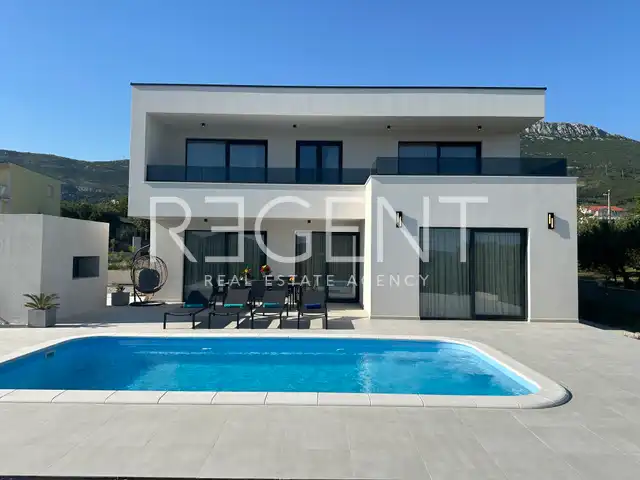 Split, Kaštela - Luxusná Vila 188 m2 s výhľadom na more