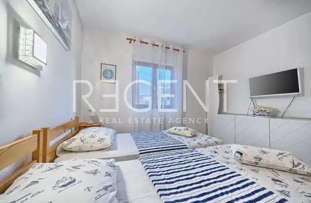 Rogoznica, Ražanj - Kamnita vila z bazenom in pogledom na morje