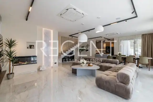 Dugi Rat - Vila 300 m², bazen, sauna ,pogled na more
