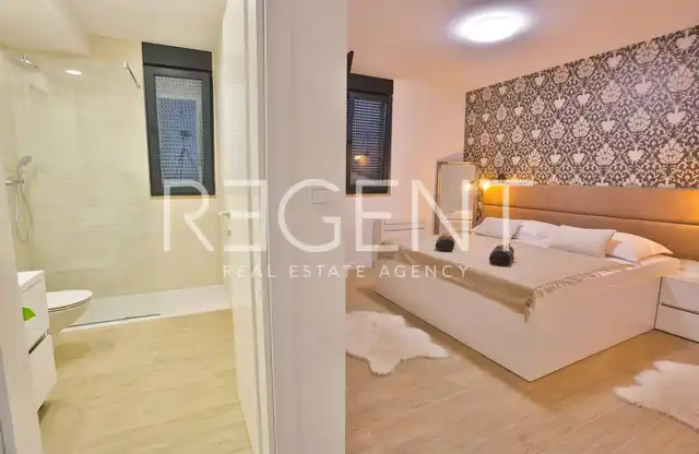 Split, Kučine - Luxusná vila 700 m2