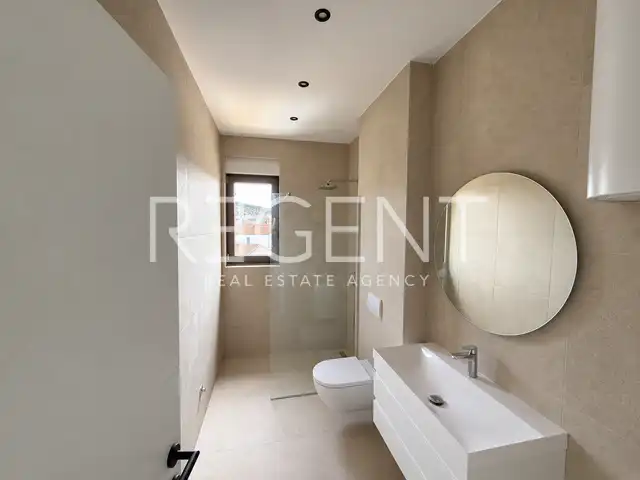 Trogir, Sevid – penthouse 177,66 m², terrasse sur le toit 133,25 m²
