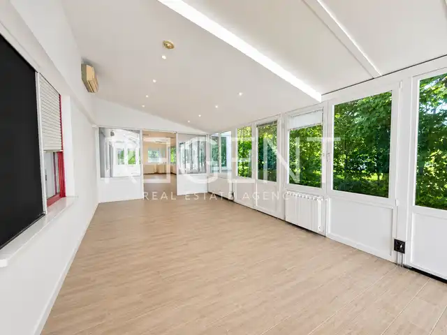 Hala 1 100 m² na prenájom, Buzin – kancelárske priestory, parkovisko