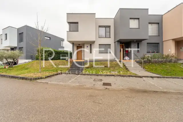 Záhřeb, Blato – Řadový dům se zahradou