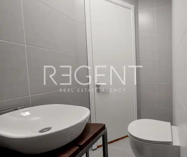 Makarska, Zelenka - Dvojpodlažný penthouse v novostavbe s garážou