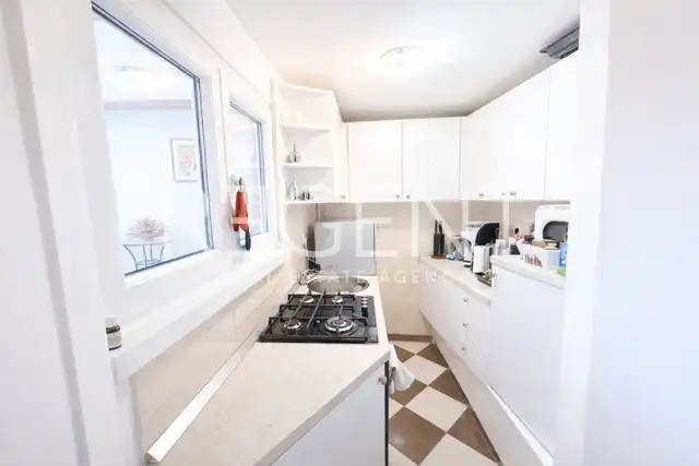 Zagreb, Center - three-room apartment for rent with a terrace