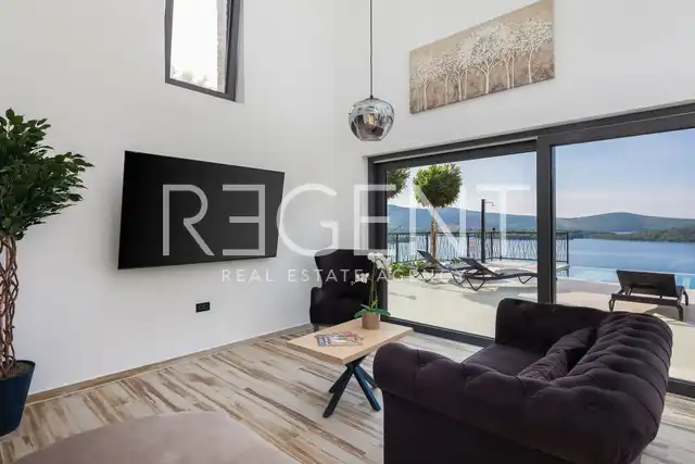 Šibenik, Žaborić - Moderna novoizgrađena vila s bazenom 380 m2