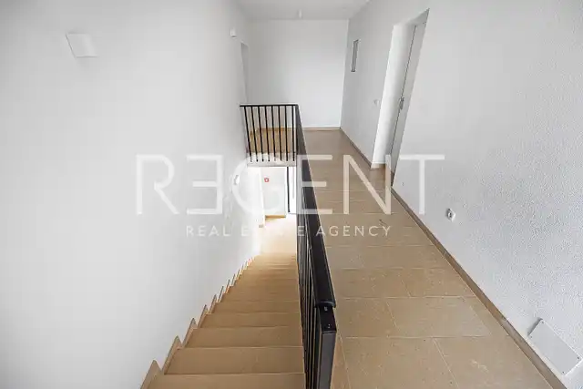 Istra, Tar - Ekskluziven penthouse s strešno teraso v novogradnji 130 m2