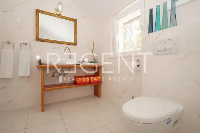 Ostrov Korčula - Nádherná úžasná vila pri mori 312 m2
