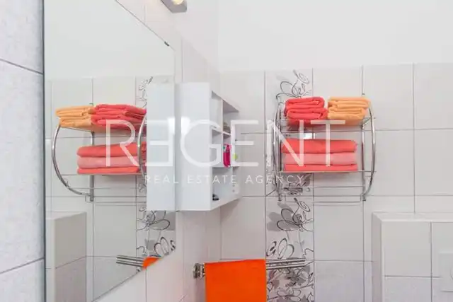 Split, Žnjan - Appartement de trois pièces avec loggia