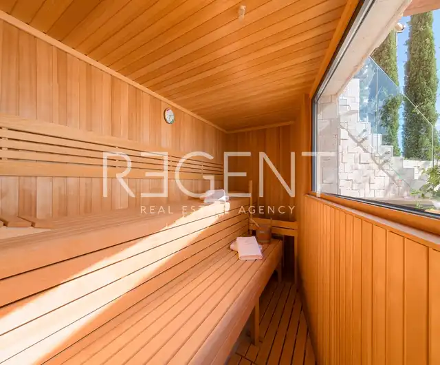 Hvar – Moderná vila s výhľadom na more 195 m2