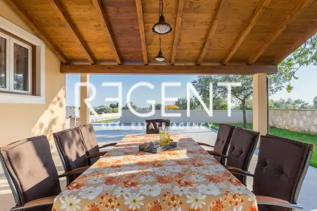 Istrien, Fažana - Villa mit Pool 180 m2