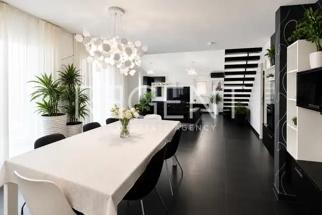 Trogir – Mezonetový penthouse 234 m², výhľad na more, garáž