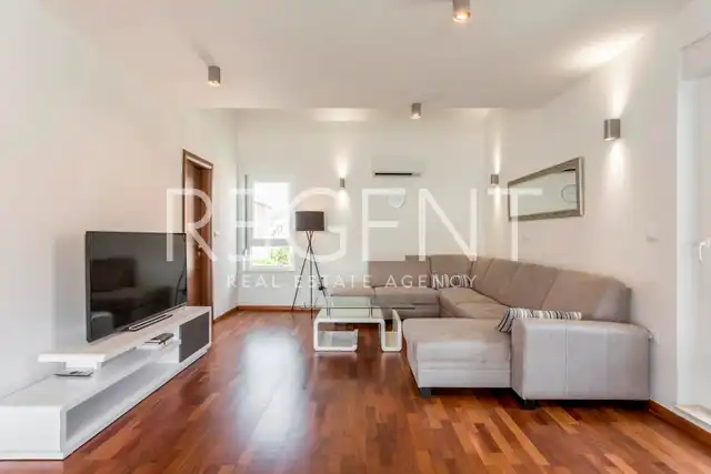 Podstrana - Three-room apartment with a terrace