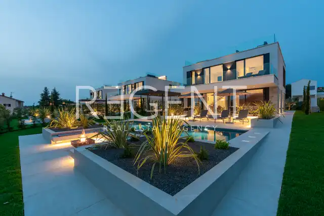 Istra, Poreč – Dizajnová vila s výhľadom na more 310 m2