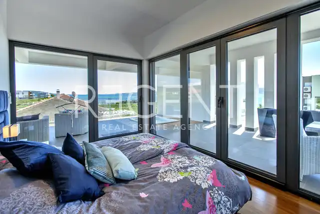 Zadar, Sukošan – Exklusive zweistöckige Villa mit Pool, 170 m²