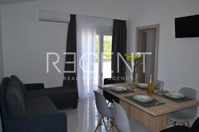 Karlobag, Cesarica – Haus mit Apartments mit Meerblick