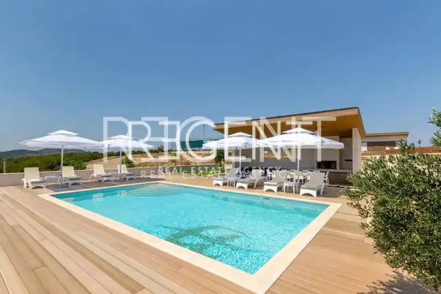 Hvar, Ivan Dolac - statek v srdci ostrova 140 000m2