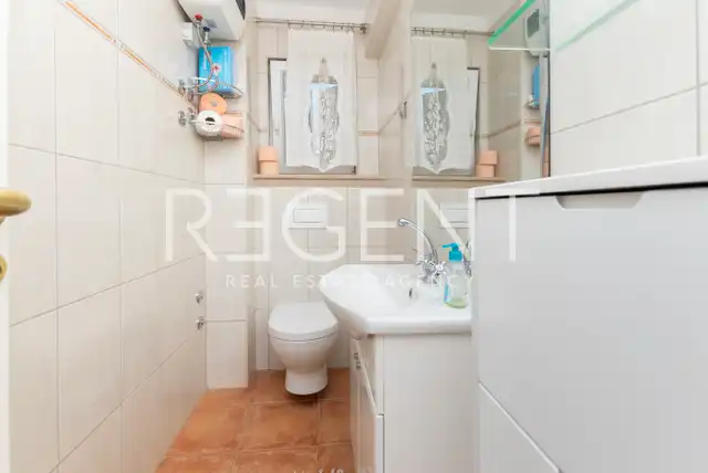 Brač, Mirca - kamenná vila s výhľadom na more, 300m2
