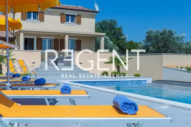 Istrien, Fažana - Villa mit Pool 180 m2